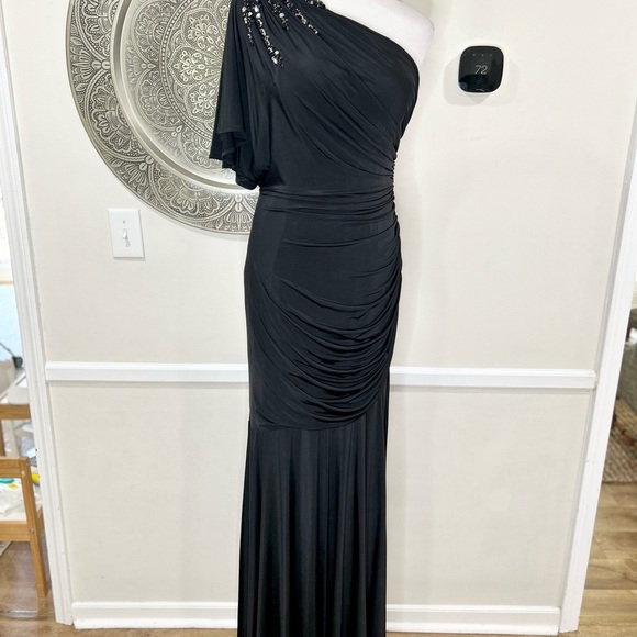 Aidan Mattox black one beaded shoulder maxi dress - Size 10 - Picture 2 of 16